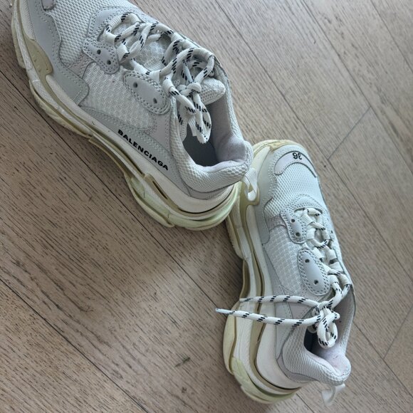 100% auth only worn a few times Balenciaga triple S with receipt - Picture 5 of 10